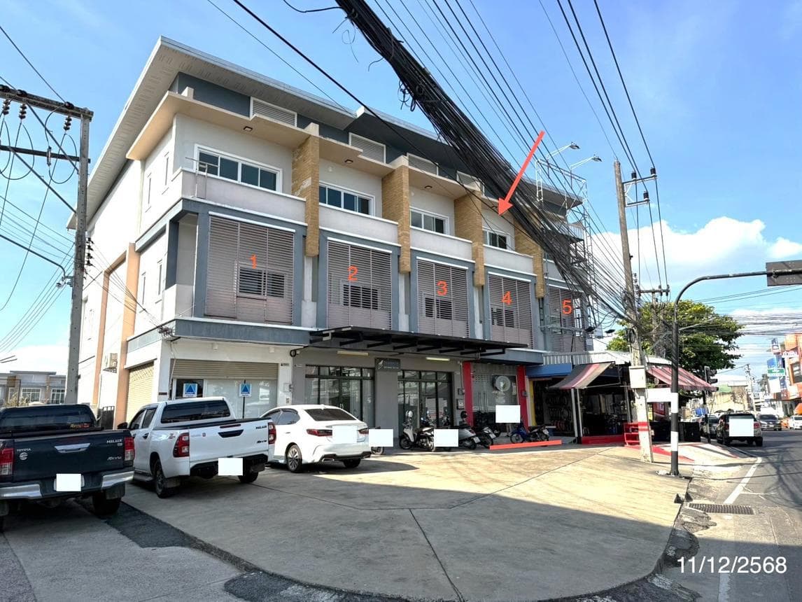 อาคารพาณิชย์ เมืองใต้ เมืองศรีสะเกษ ศรีสะเกษ 3 ห้องนอน 3 ห้องน้ำ พื้นที่ 168 ตร.ม. ทำเลทองย่านธุรกิจใจกลางเมือง ราคา 5.7 ล้านบาท