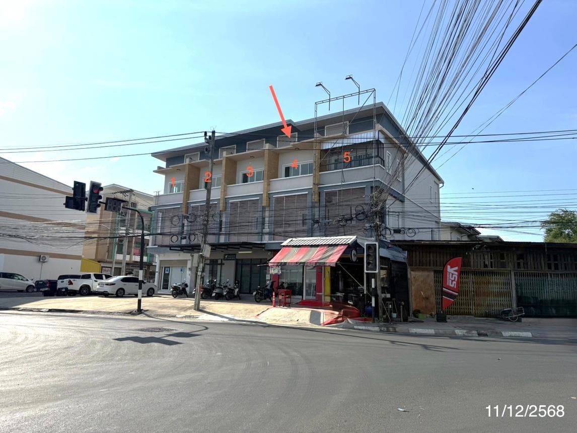 อาคารพาณิชย์ เมืองใต้ เมืองศรีสะเกษ ศรีสะเกษ 3 ห้องนอน 3 ห้องน้ำ พื้นที่ 168 ตร.ม. ทำเลทองย่านธุรกิจใจกลางเมือง ราคา 5.7 ล้านบาท