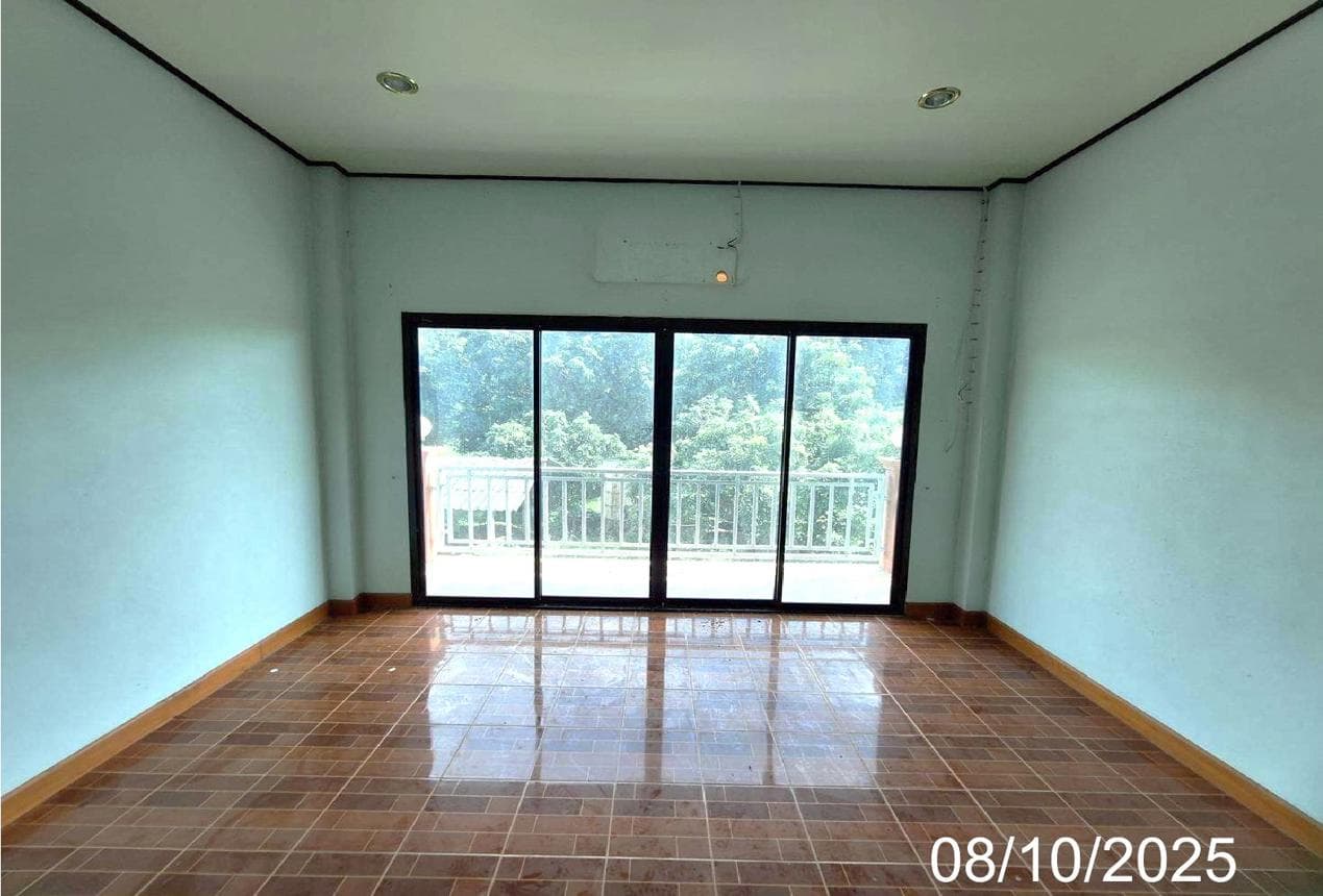 บ้านเดี่ยว 5 ห้องนอน 2 ห้องน้ำ พื้นที่ 210.61 ตร.ม. บนเนื้อที่ 80 ตร.ว. ทำเลศักยภาพ เสริมซ้าย เสริมงาม ลำปาง