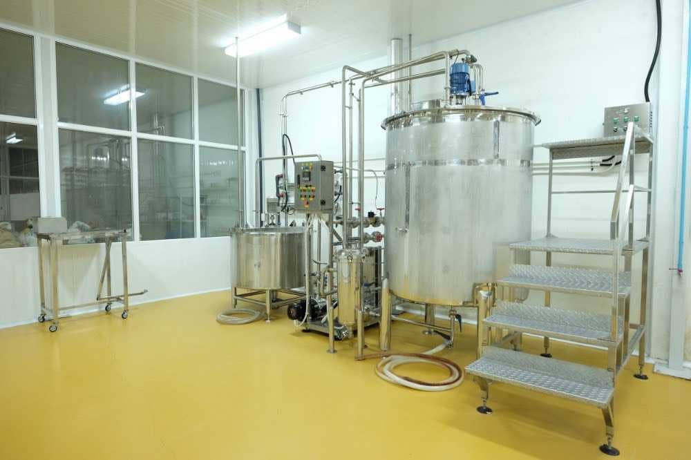 ขาย โรงงานผลิตเครื่องดื่มพร้อมไลน์ผลิต มีใบ รง.4 + FDA 8-1-24 ไร่