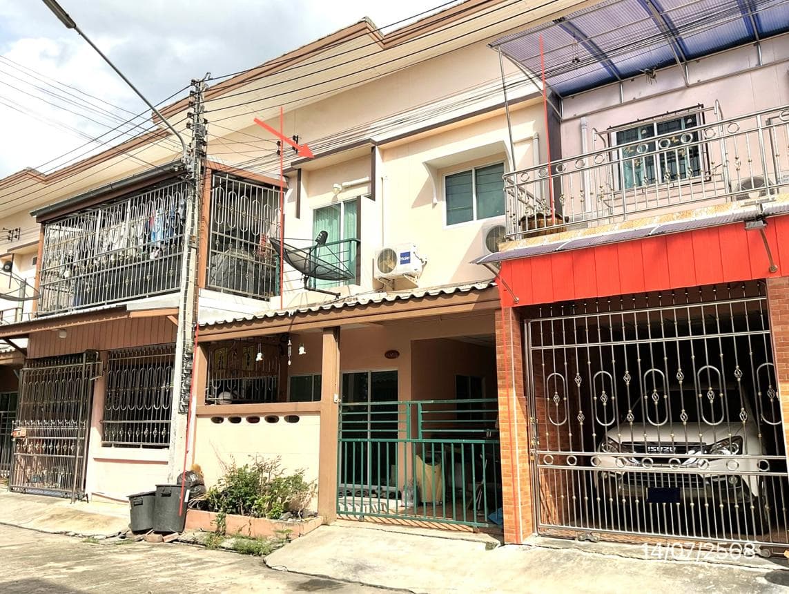 ทาวน์โฮม เพชรทวี ไร่ขิง สามพราน นครปฐม 3 ห้องนอน 2 ห้องน้ำ ขนาด 18.5 ตร.ว.