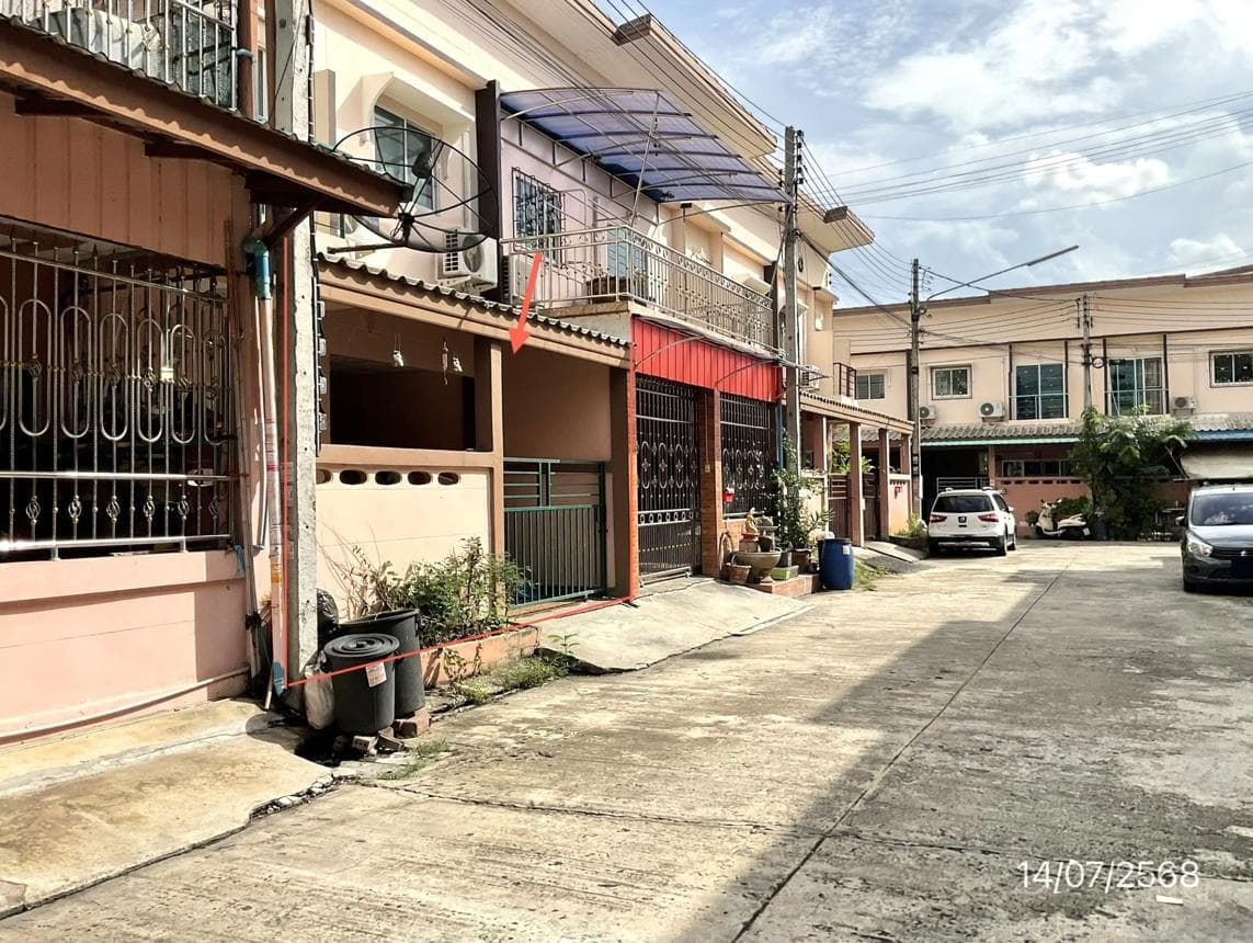 ทาวน์โฮม เพชรทวี ไร่ขิง สามพราน นครปฐม 3 ห้องนอน 2 ห้องน้ำ ขนาด 18.5 ตร.ว.