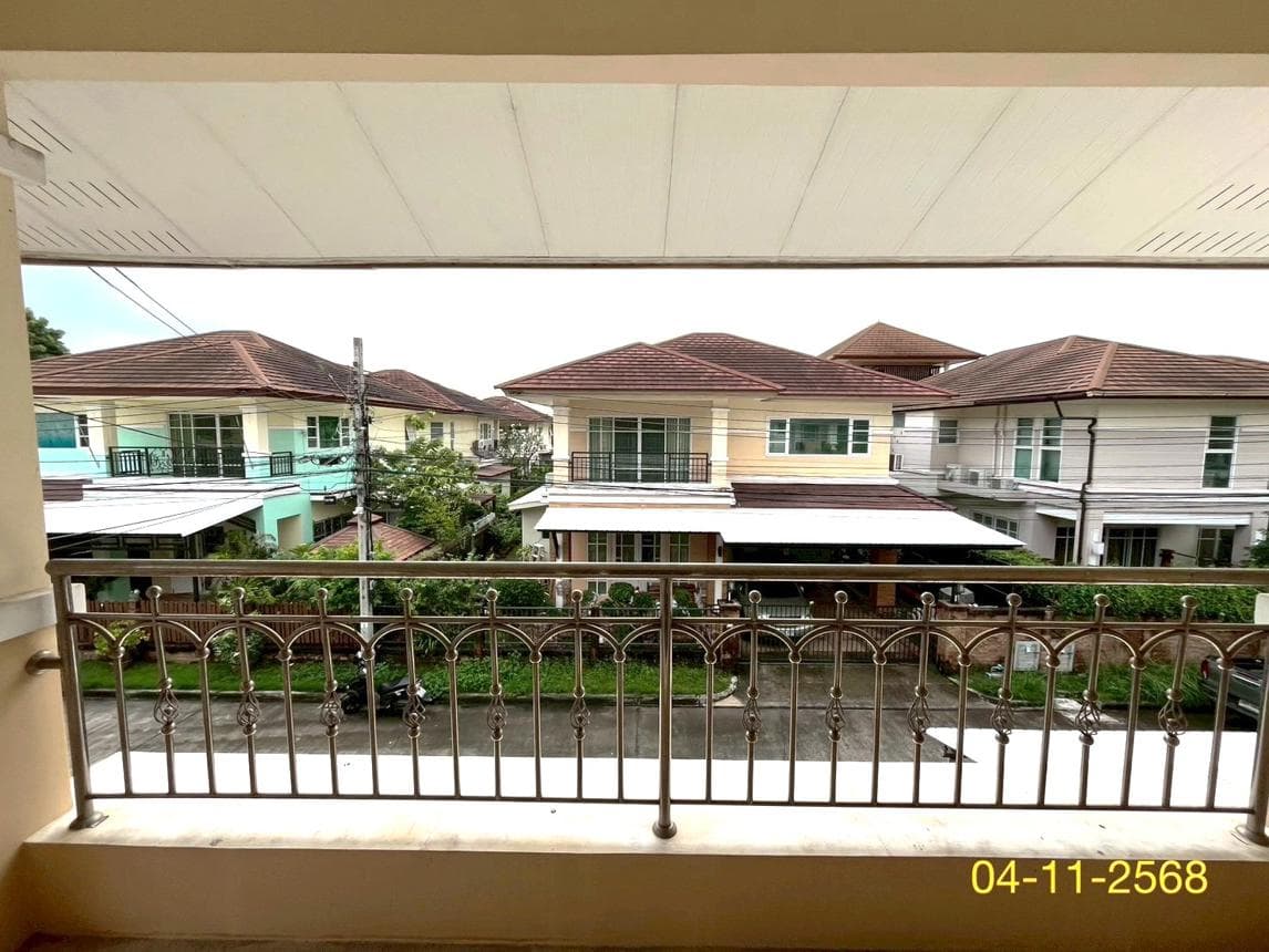 บ้านเดี่ยว เลอนครินทร์ บางเมือง เมืองสมุทรปราการ 3 ห้องนอน 3 ห้องน้ำ พื้นที่ 231 ตร.ม. บนที่ดิน 58 ตร.ว. ทำเลดีใกล้ทางด่วนและรถไฟฟ้า ราคาพิเศษ 6.8 ล้าน