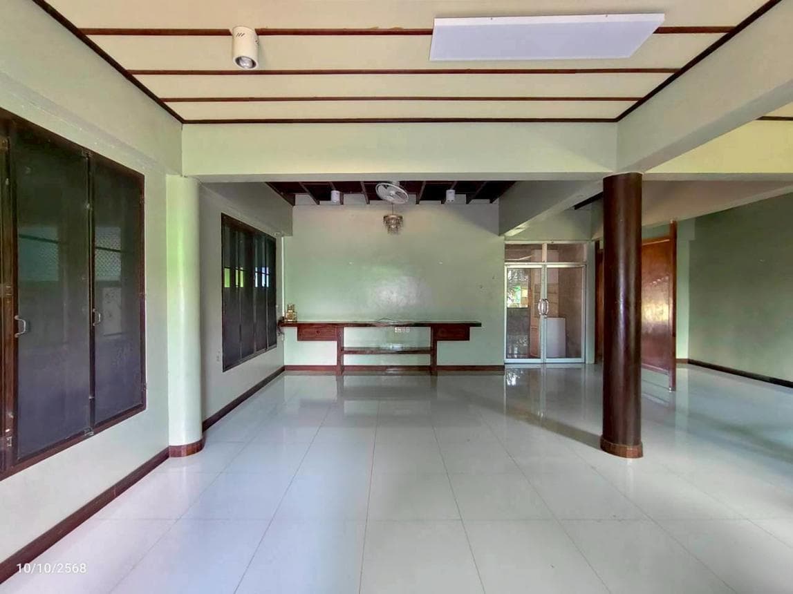 ขายบ้านเดี่ยว รอบเวียง เมืองเชียงราย 3 ห้องนอน 2 ห้องน้ำ พื้นที่กว้างขวาง 289 ตร.ม. ทำเลดีบรรยากาศน่าอยู่นั่นเอง