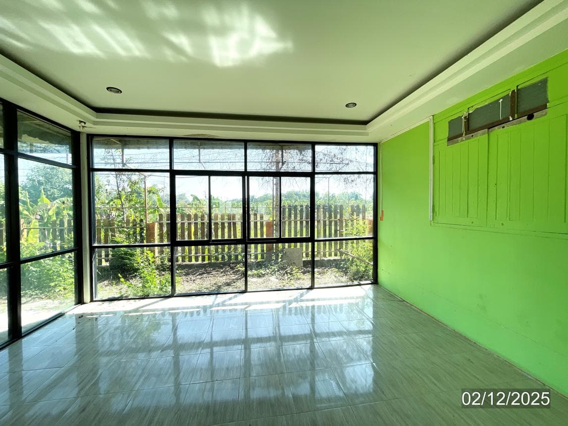 ขายโกดัง กงไกรลาศ สุโขทัย ทำเลท่าฉนวน เนื้อที่ 63 ตร.ว. พื้นที่ใช้สอย 781.5 ตร.ม. 3 ห้องน้ำ สภาพดี เหมาะสำหรับประกอบกิจการและลงทุน