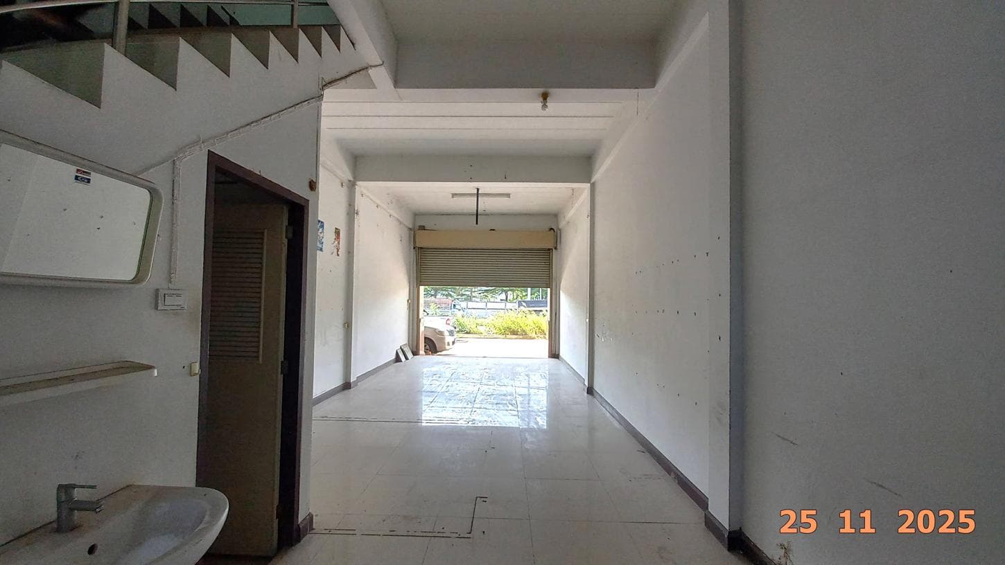 อาคารพาณิชย์ทำเลการค้า วี วิลเลจ (V Village) 2 ห้องนอน พื้นที่ 168 ตร.ม. เขาคันทรง ศรีราชา ชลบุรี