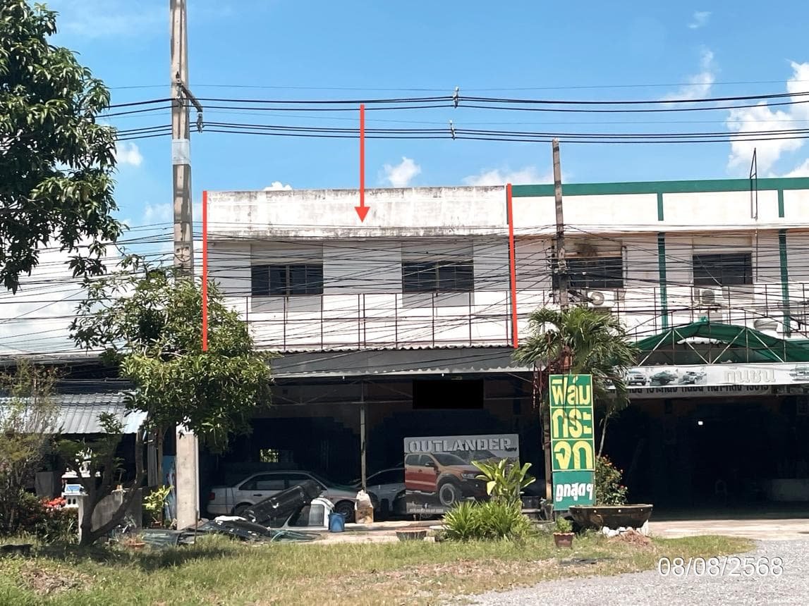 อาคารพาณิชย์ทำเลค้าขาย 3 ห้องนอน พื้นที่กว้าง 306 ตร.ม. บางม่วง เมืองนครสวรรค์