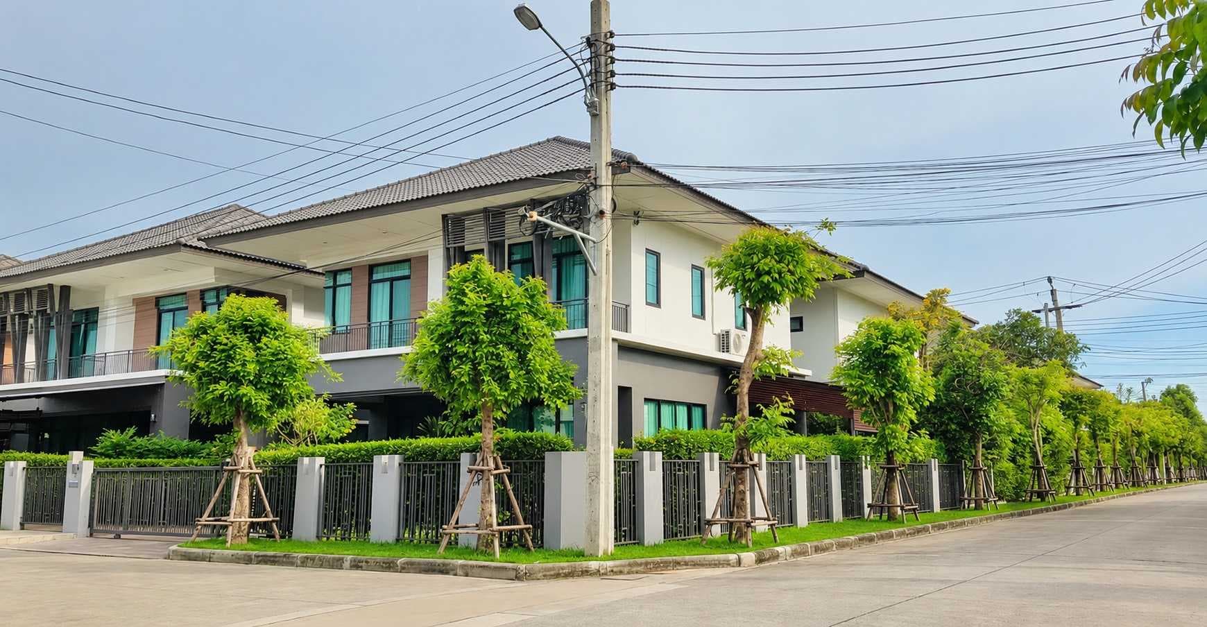 ขายบ้านเดี่ยวหลังมุม เนื้อที่ 68.4 ตร.ว. หมู่บ้านเอโทล จาวาเบย์ (Atoll Java Bay) ถนนกิ่งแก้ว 19 ตำบลบางพลีใหญ่ อำเภอบางพลี จังหวัดสมุทรปราการ