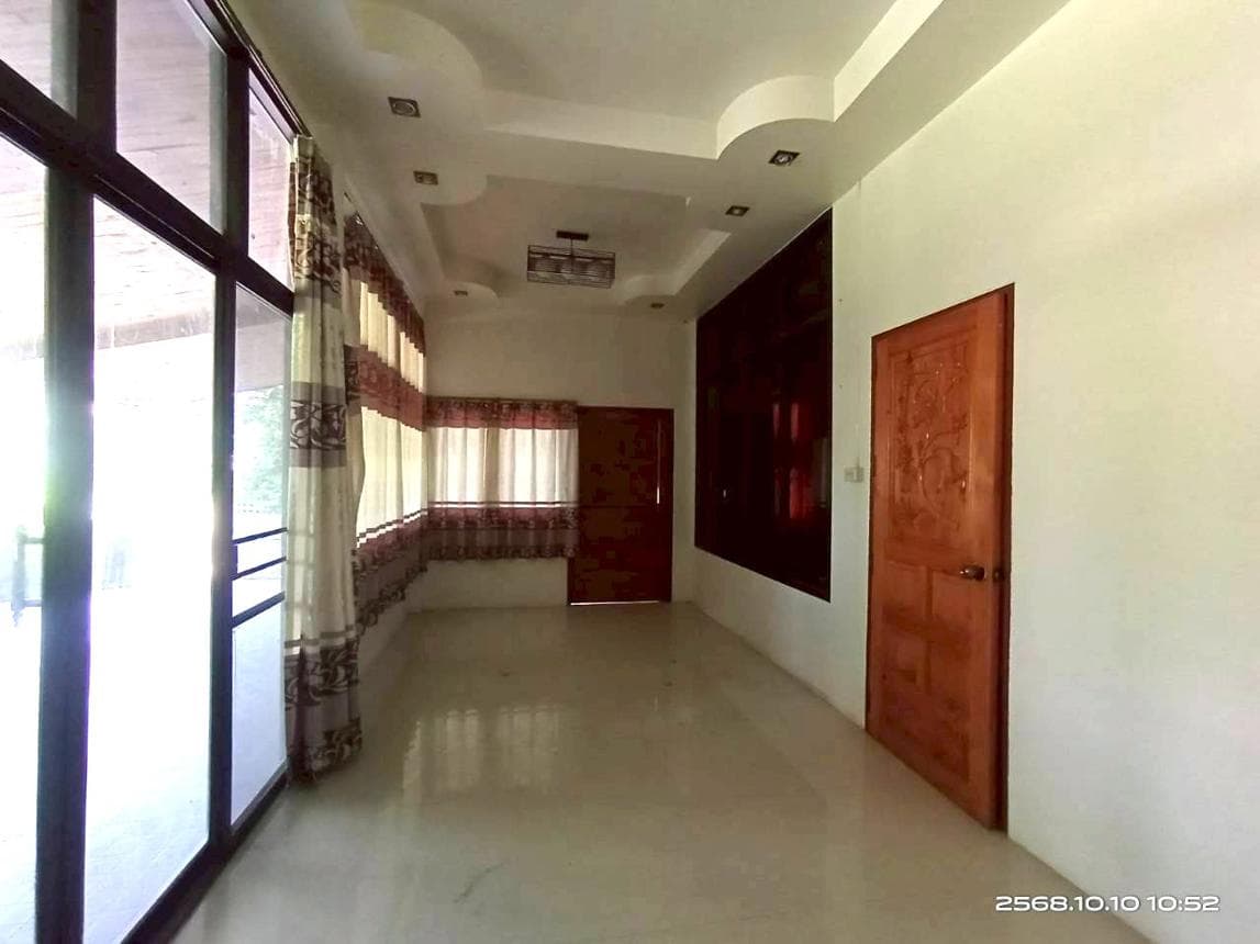 ขายบ้านเดี่ยว โกสุมพิสัย มหาสารคาม ทำเลหัวขวาง พื้นที่ใช้สอย 290 ตร.ม. 3 ห้องนอน 3 ห้องน้ำ สภาพดี พร้อมอยู่