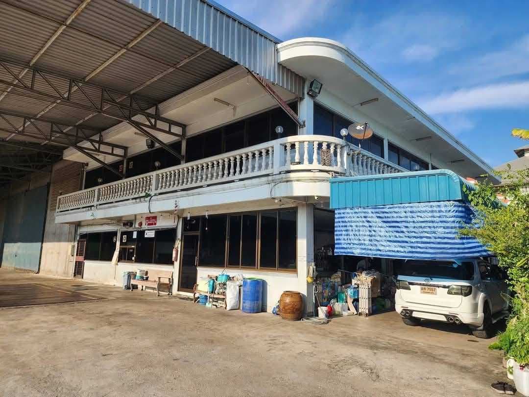ขายที่ดินพร้อมบ้าน โกดัง ติดถนน 304 ฉะเชิงเทรา-กบินทร์บุรี