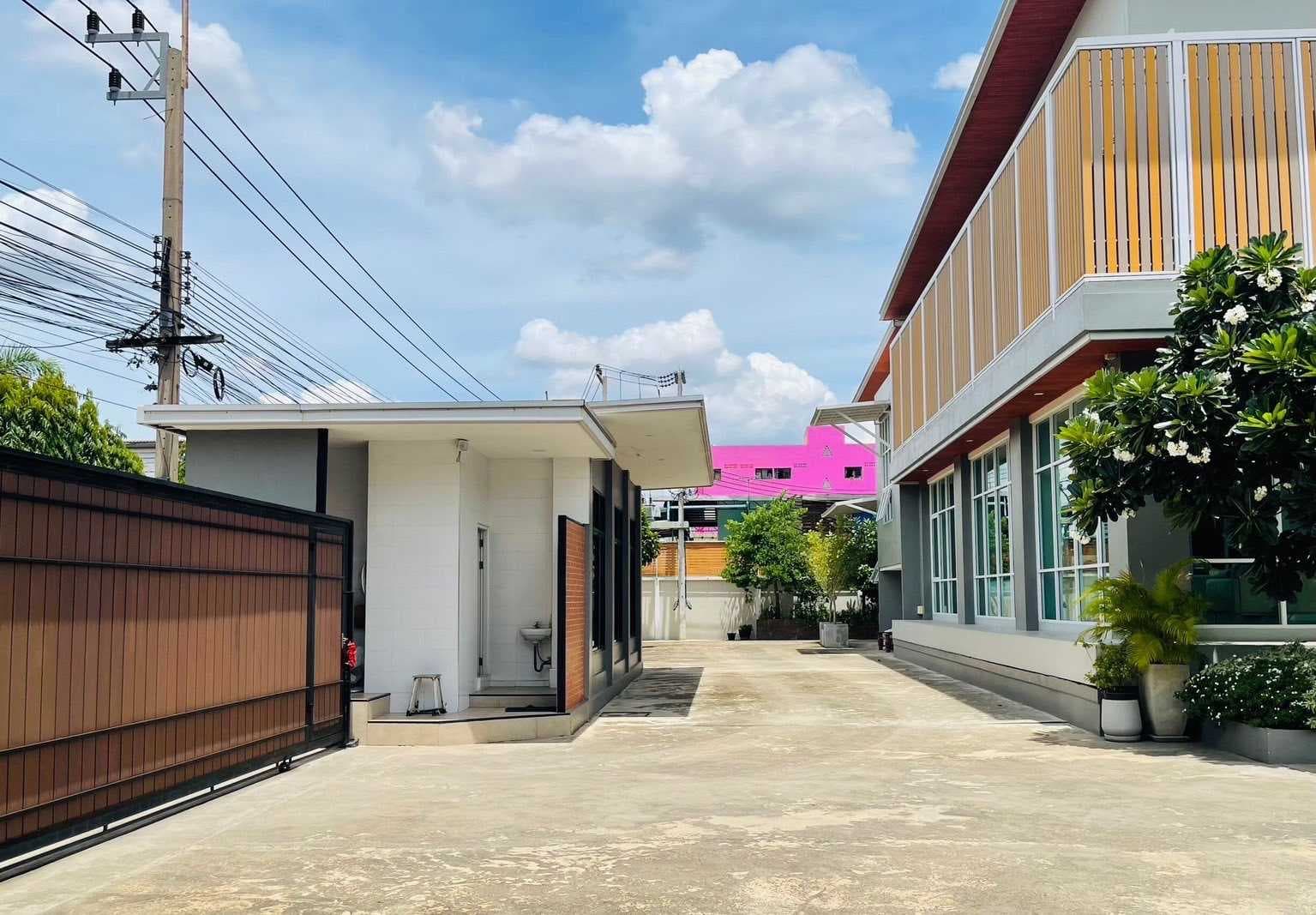 ขาย โรงงานทอผ้า สภาพใหม่ พร้อมใช้งานทันที ผังเมืองสีม่วง มีใบอนุญาต รง.4