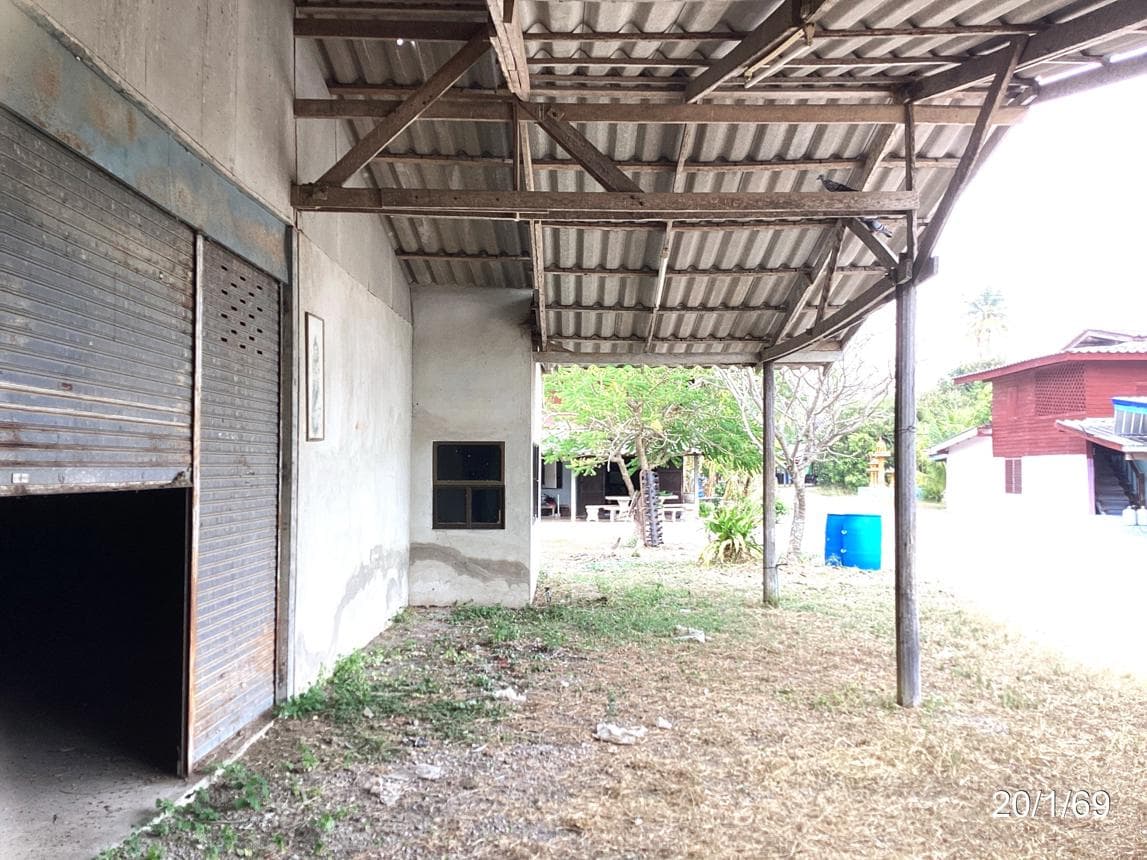 บ้านเดี่ยว ชำแระ โพธาราม ราชบุรี พื้นที่ 96 ตร.ว. พื้นที่ใช้สอย 196.57 ตร.ม. 1 ห้องนอน 1 ห้องน้ำ