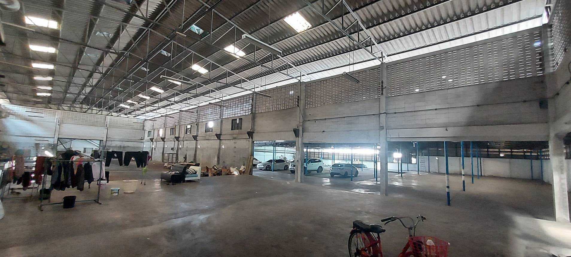ขายโกดังผังส้ม ย.6 พร้อมบ้านเดี่ยว เนื้อที่รวม 2 ไร่ 90 ตารางวา ประชาอุทิศ