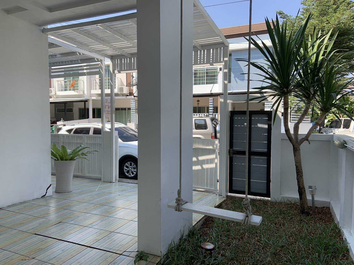 ขาย พร้อมผู้เช่า ทาวน์โฮม Nirvana Park Sukhumvit 77 (เนอวานา พาร์ค สุขุมวิท 77) 37 ตรว. 192 ตรม. 4 นอน 3 น้ำ 2 ชั้น