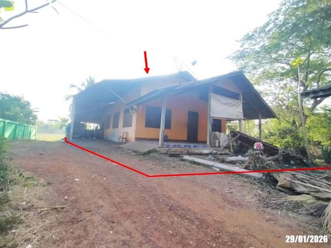 ขายบ้านเดี่ยว เพ็ญ อุดรธานี ทำเลสุมเส้า พื้นที่ใช้สอย 171 ตร.ม. 2 ห้องนอน สภาพดี ราคาคุ้มค่าไม่ถึงล้าน
