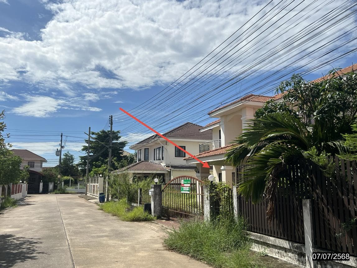 ขายบ้านเดี่ยวสองชั้นหลังใหญ่พิเศษ 5 ห้องนอน 3 ห้องน้ำ ทำเลทองติดเมือง ย่านบ้านเป็ด เมืองขอนแก่น เนื้อที่กว้างขวาง 92.5 ตร.ว. บรรยากาศสงบเป็นส่วนตัว