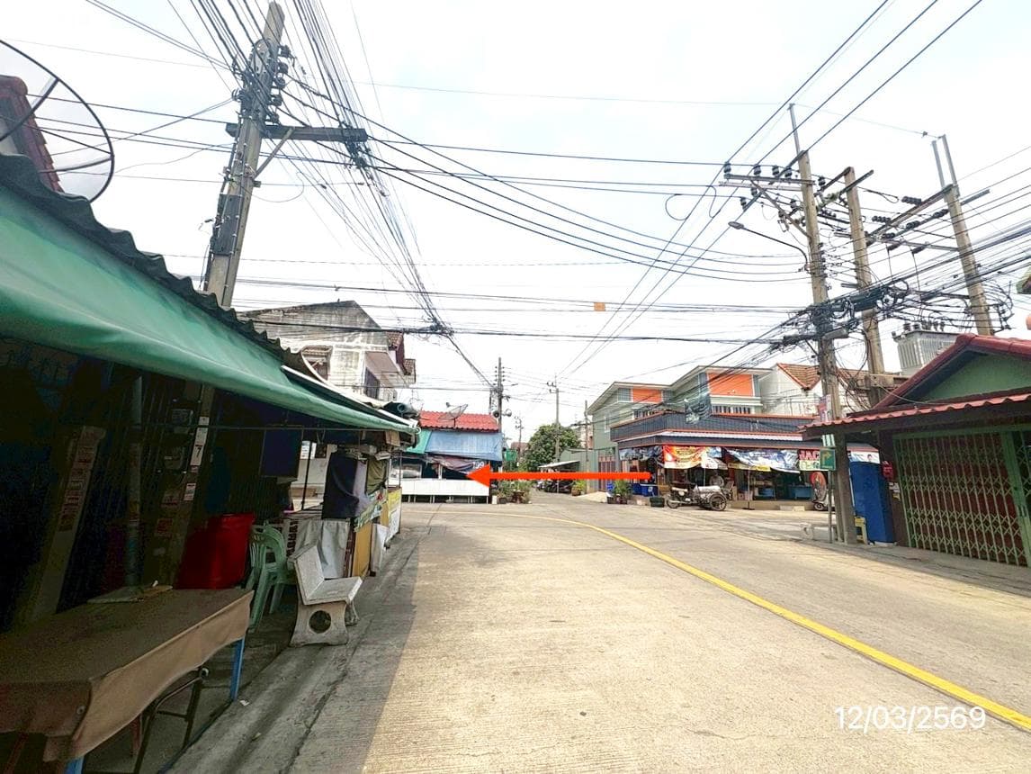 ทาวน์เฮ้าส์ บางหว้า ภาษีเจริญ กรุงเทพฯ 3 ห้องนอน 2 ห้องน้ำ พื้นที่กว้างพิเศษ 354 ตร.ม. ทำเลดีเชื่อมต่อเมืองสะดวก ราคา 4.67 ล้านบาท
