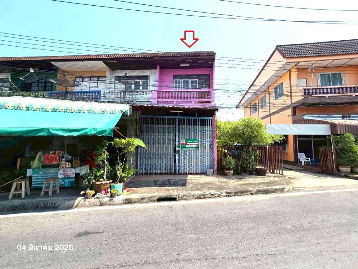 ขายทาวน์เฮ้าส์ 2 ห้องนอน 2 ห้องน้ำ พื้นที่ 21.9 ตร.ว. ทำเลใจกลางเมืองพิษณุโลก เดินทางสะดวก สภาพดี พร้อมอยู่ ราคาไม่ถึง 2 ล้าน