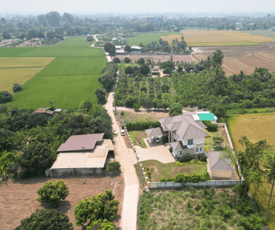 ขายบ้านหรู บนที่ดิน 1ไร่ ใช้วัสดุอย่างดี พร้อมเฟอร์นิเจอร์นำเข้า ใกล้ม.นเรศวร จ.พิษณุโลก