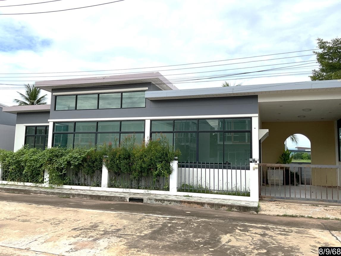 บ้านเดี่ยวหลังใหญ่ ทำเลศักยภาพโชคชัย นครราชสีมา พื้นที่กว้างขวางเพื่อครอบครัวยุคใหม่