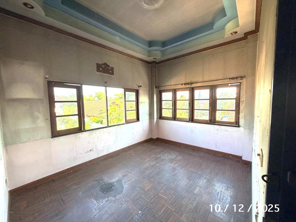 ขายบ้านเดี่ยวหรูหลังใหญ่ สารภี เชียงใหม่ ทำเลท่าวังตาล พื้นที่ใช้สอย 479 ตร.ม. 4 ห้องนอน 7 ห้องน้ำ สภาพดีมาก บรรยากาศส่วนตัว