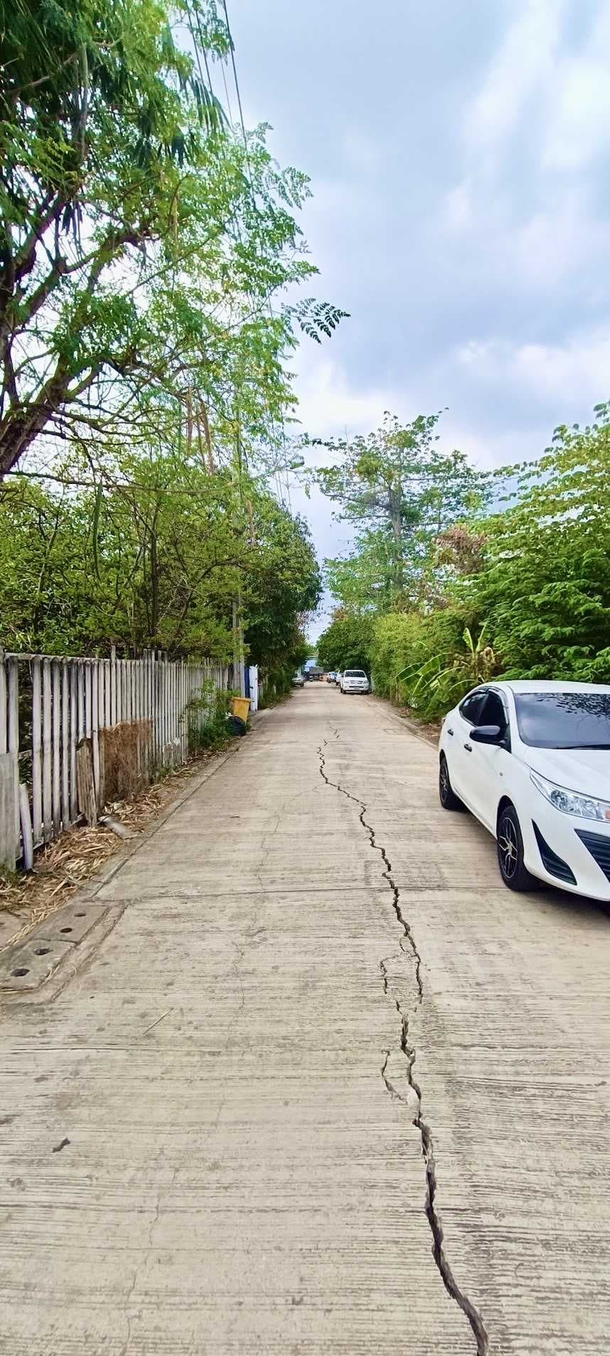 ขาย ที่ดินพร้อมสิ่งปลูกสร้าง เนื้อที่ 356 ตร.ว ราคาถูกมาก แขวง บ่อเงิน เขต บางเขน จังหวัด กรุงเทพ ฯ เดินทางสะดวกมาก