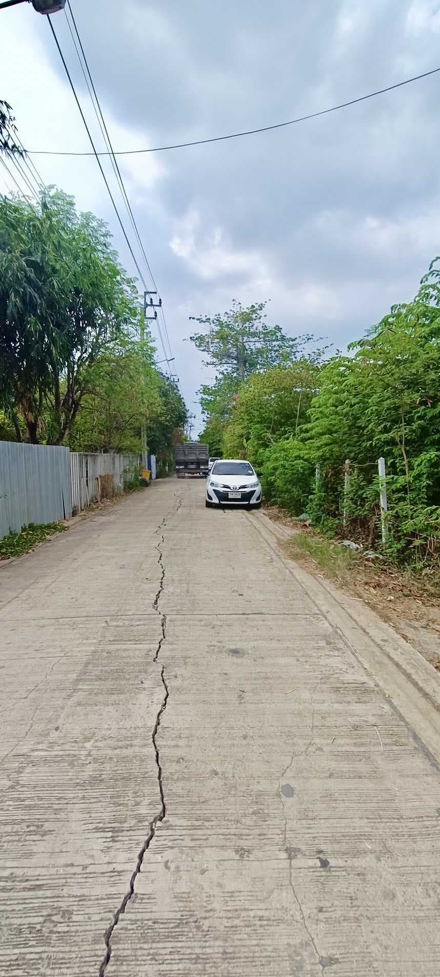 ขาย ที่ดินพร้อมสิ่งปลูกสร้าง เนื้อที่ 356 ตร.ว ราคาถูกมาก แขวง บ่อเงิน เขต บางเขน จังหวัด กรุงเทพ ฯ เดินทางสะดวกมาก