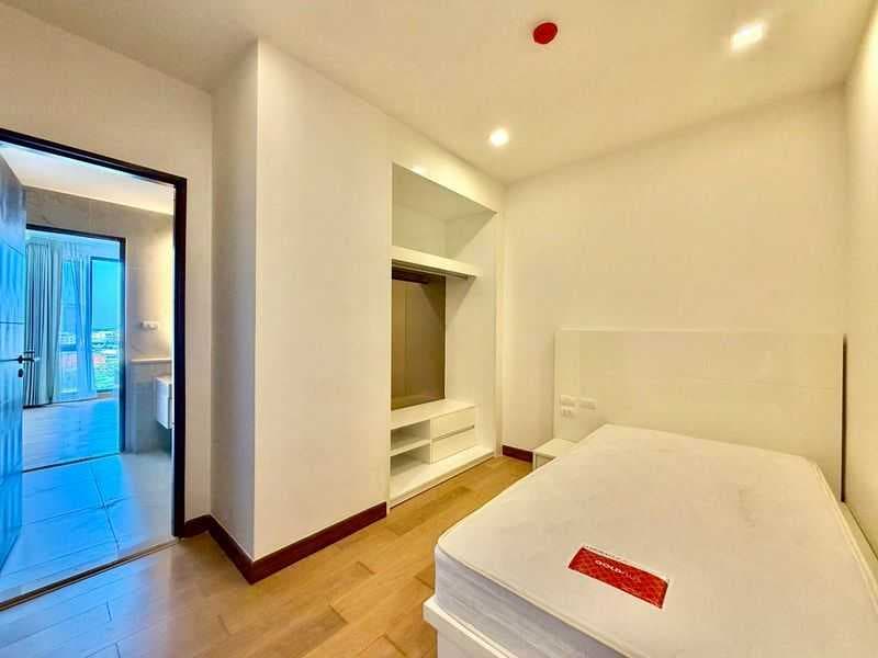 RENT/SALE Luxury Condo in the Heart of the Economic Zone ***Astra Condo***