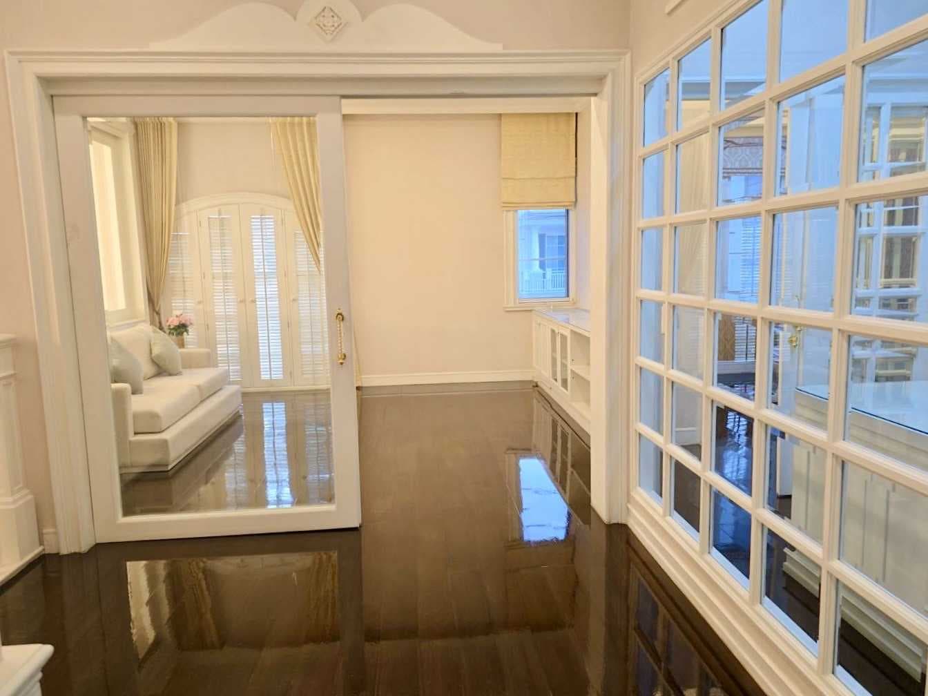 ขาย/ให้เช่าบ้านหรูระดับ Top Class นาราสิริ บางนา กม.10 Fully Furnished 129 ตรว. 398 ตรม.