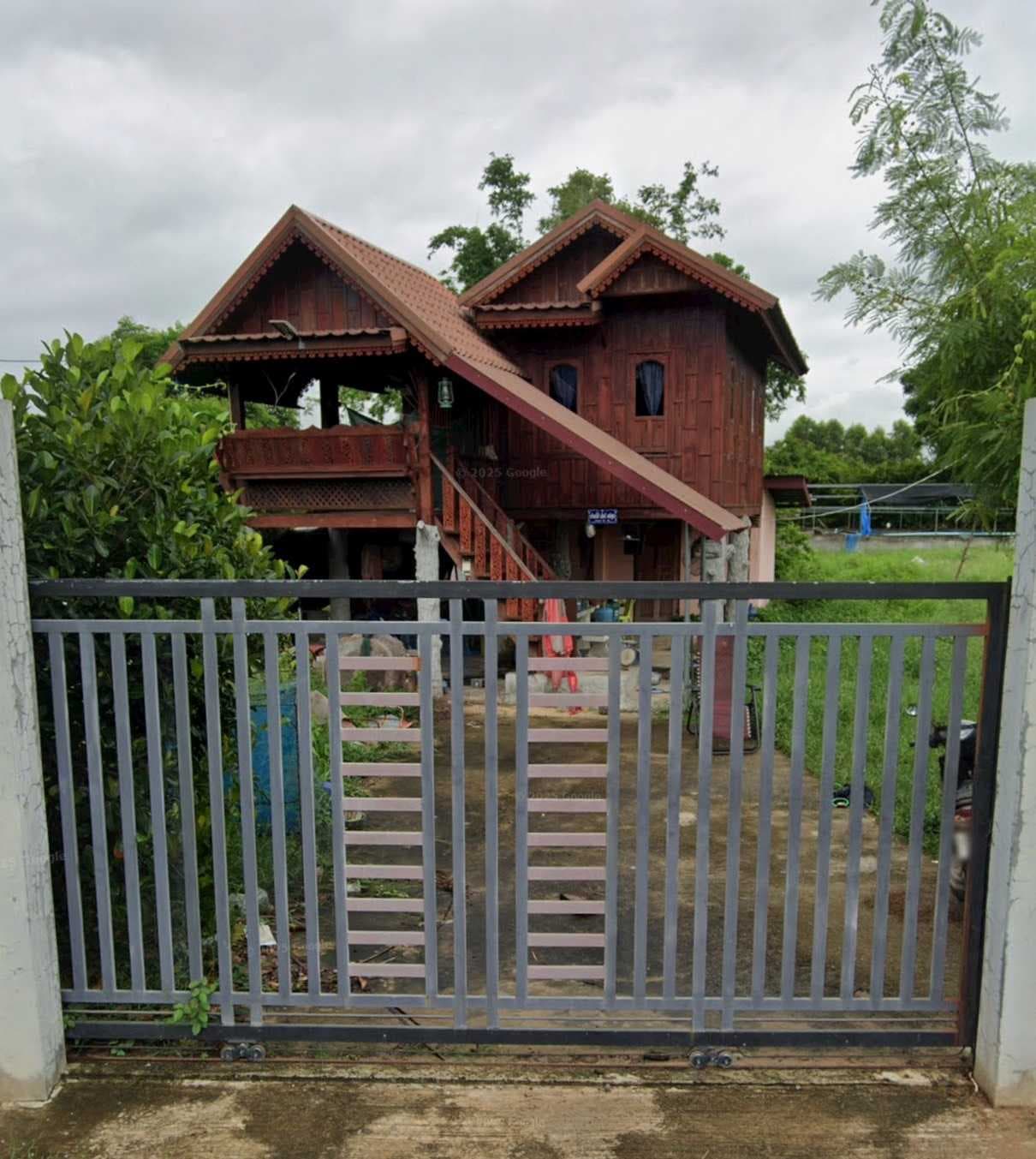 ขายบ้านดอนประทาย พร้อมที่ดิน – อำเภอม่วงสามสิบ จังหวัดอุบลราชธานี 1 ไร่ 85 ตารางวา 2 ห้องนอน | 2 ห้องน้ำ