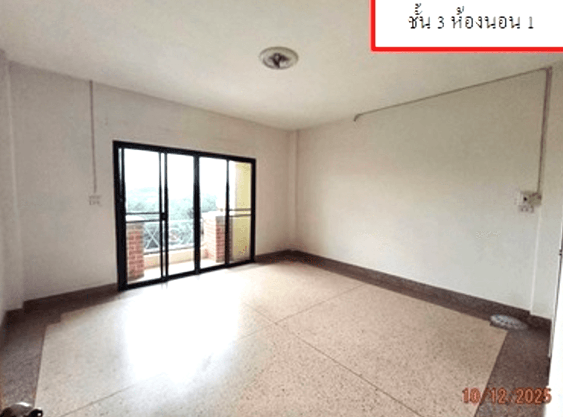 ขายอาคารพาณิชย์ใจกลางเมืองสุรินทร์ 5 ห้องนอน 3 ห้องน้ำ พื้นที่ใช้สอย 339 ตร.ม. ทำเลทองย่านธุรกิจ เดินทางสะดวก เหมาะทำการค้าและอยู่อาศัย