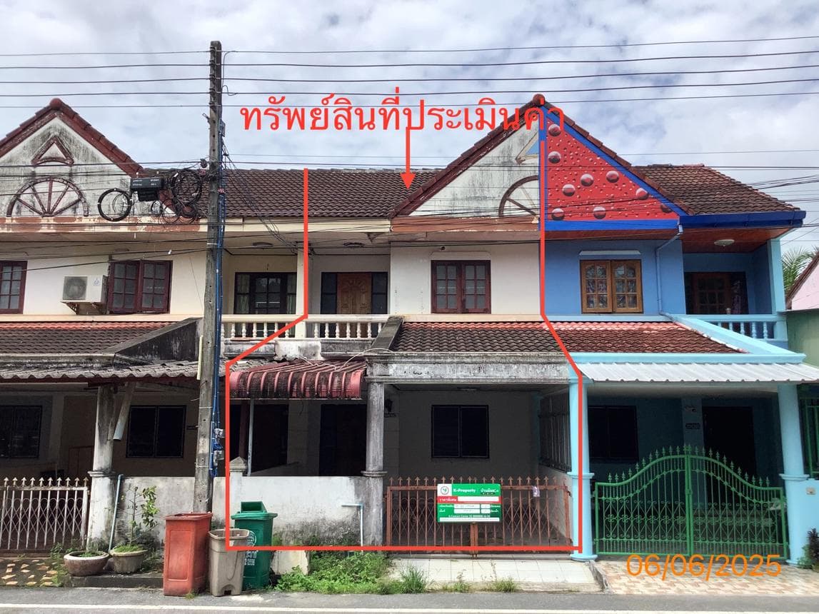 ขายทาวน์เฮ้าส์ ทุ่งสง นครศรีธรรมราช ทำเลชะมาย เนื้อที่ 20 ตร.ว. พื้นที่ใช้สอย 130 ตร.ม. 2 ห้องนอน 2 ห้องน้ำ สภาพดี ราคาคุ้มค่า