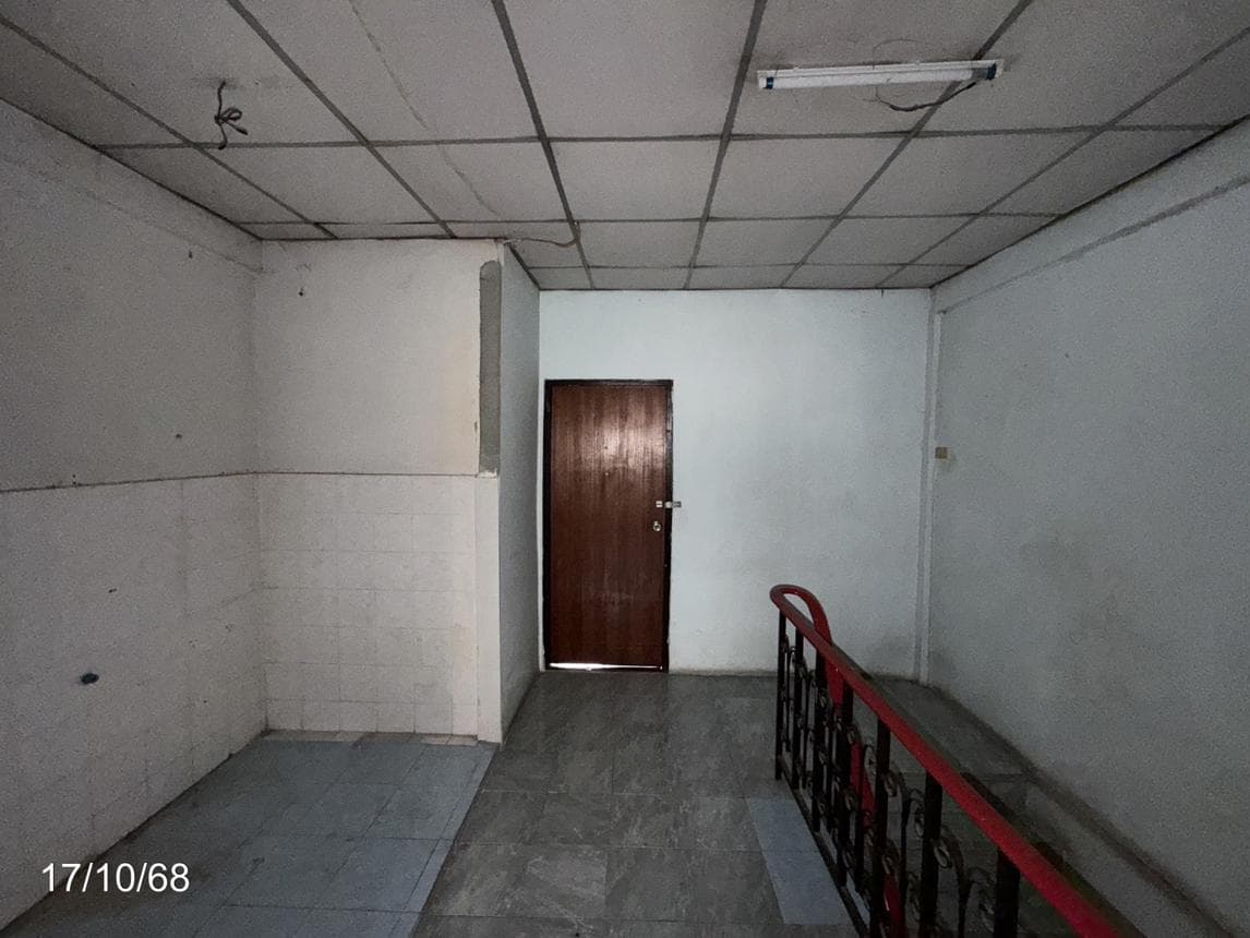 ขายทาวน์เฮ้าส์ ในเมือง ขอนแก่น 2 ห้องนอน 1 ห้องน้ำ พื้นที่กว้าง 140 ตร.ม. ทำเลดีใจกลางเมืองเดินทางสะดวกนั่นเอง