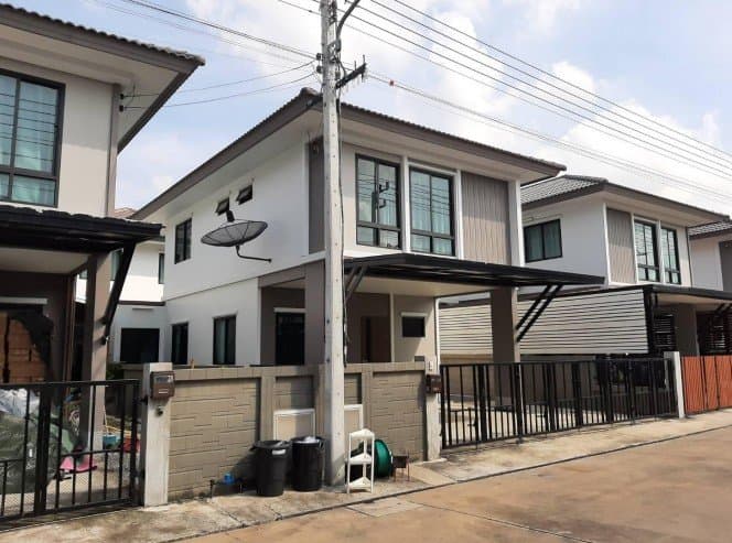 บ้านแฝด โครงการ บ้านฉัตรหลวง 17 ปทุมธานี