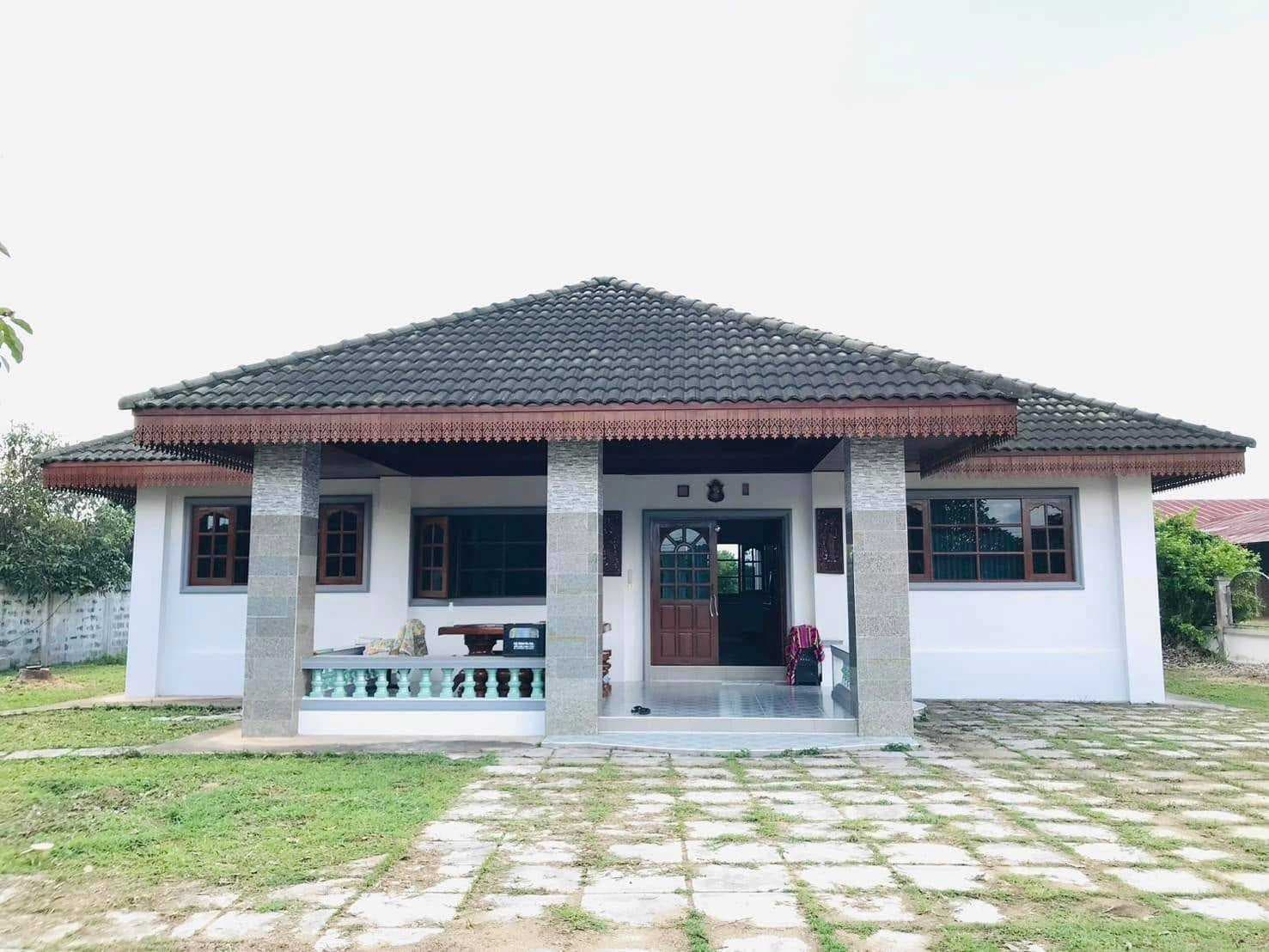 ขายบ้าน 4ห้องนอน 3 ห้องน้ำ พร้อมที่ดินผืนใหญ่ 10 ไร่ อ.พร้าว จ.เชียงใหม่