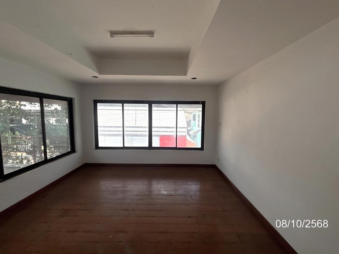 ขายบ้านเดี่ยว ขามใหญ่ เมืองอุบลราชธานี อุบลราชธานี 5 ห้องนอน พื้นที่ใช้สอย 294 ตร.ม.
