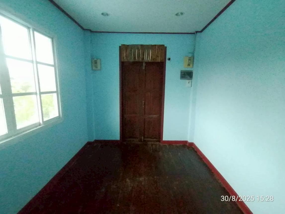 คฤหาสน์หรูหลังใหญ่ 5 ห้องนอน 2 ห้องน้ำ พื้นที่ใช้สอย 376.5 ตร.ม. ทำเลศักยภาพ พรรณานิคม จ.สกลนคร