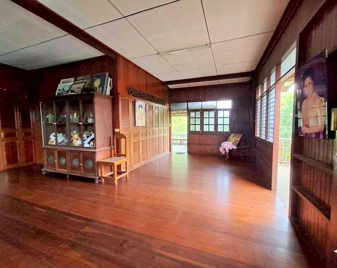 ขายด่วน! ที่ดินพร้อมบ้านสวนริมน้ำ บ้านครึ่งตึกครึ่งไม้ สุดคลาสสิก ทำเลทอง ต.วัดเพลง จ.ราชบุรี ราคา 15,000,000 บาท