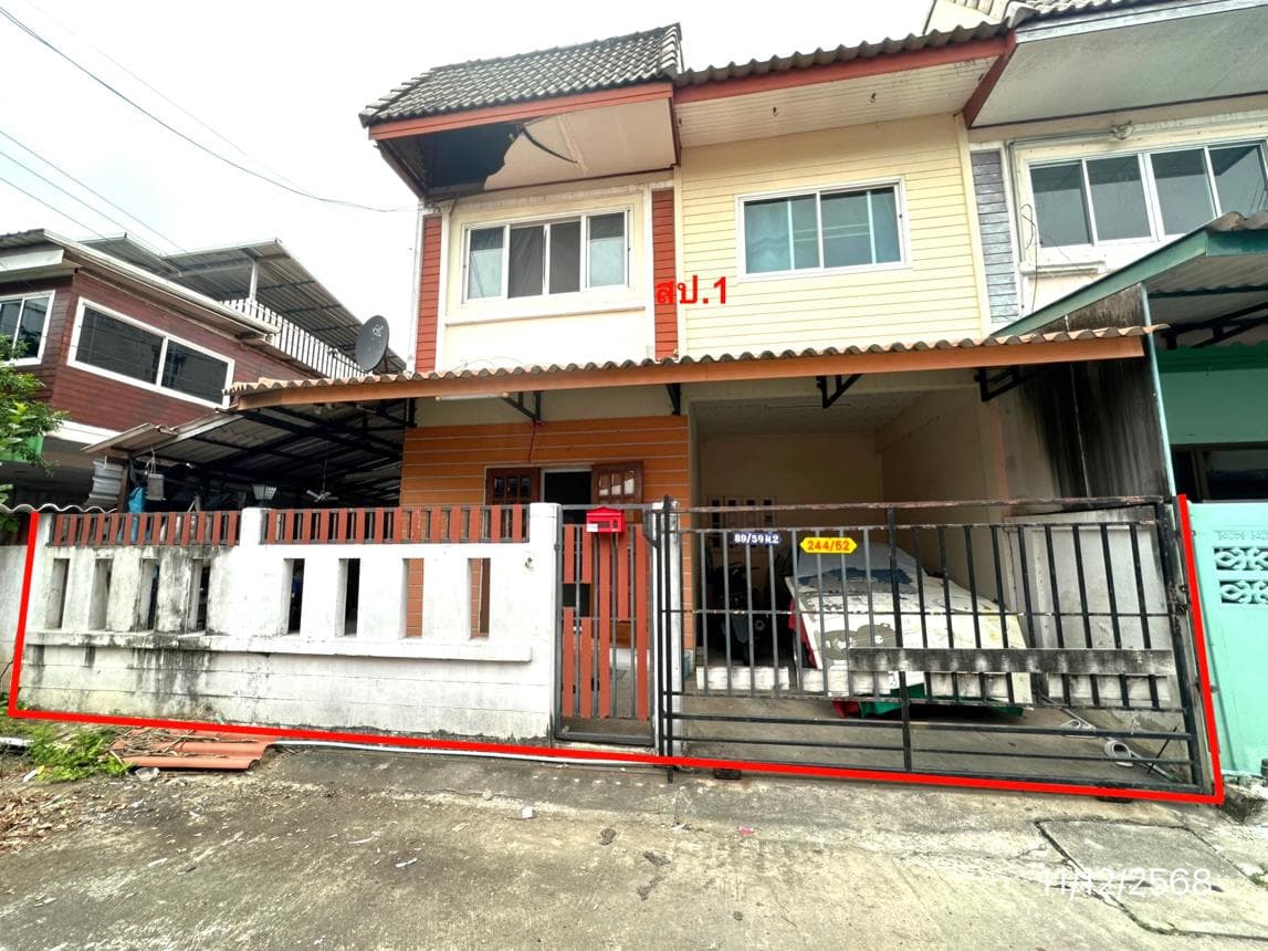 ขายทาวน์เฮ้าส์ บ้านสวนกล้วยไม้ บางมด ทุ่งครุ กรุงเทพฯ 3 ห้องนอน 2 ห้องน้ำ พื้นที่กว้าง 147 ตร.ม. ทำเลดีเข้าเมืองสะดวกนั่นเอง