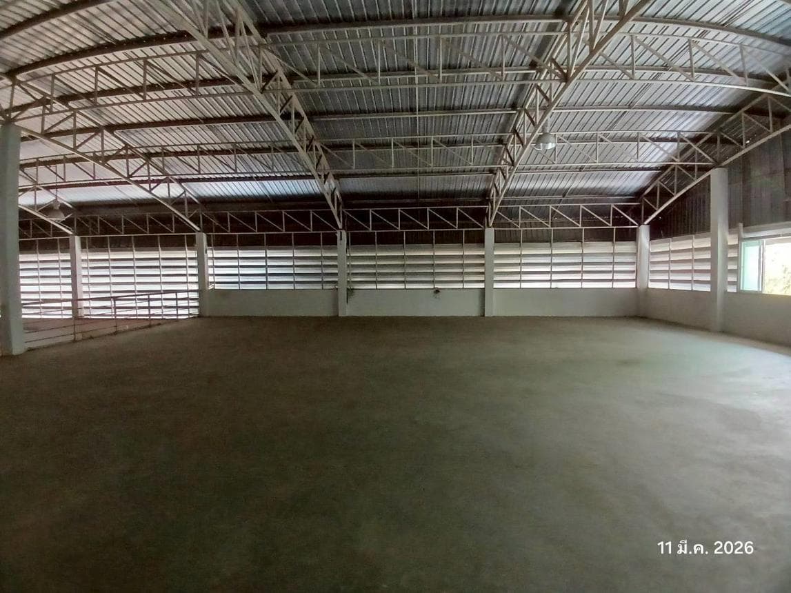 ขายโกดังคลังสินค้า พื้นที่ใช้สอย 1,081.08 ตร.ม. บนเนื้อที่ 82.4 ตร.ว. ทำเลศาลา เกาะคา ลำปาง เหมาะสำหรับขยายธุรกิจและโลจิสติกส์