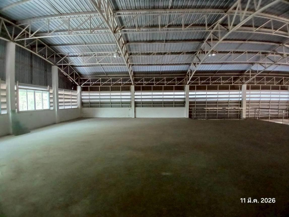 ขายโกดังคลังสินค้า พื้นที่ใช้สอย 1,081.08 ตร.ม. บนเนื้อที่ 82.4 ตร.ว. ทำเลศาลา เกาะคา ลำปาง เหมาะสำหรับขยายธุรกิจและโลจิสติกส์