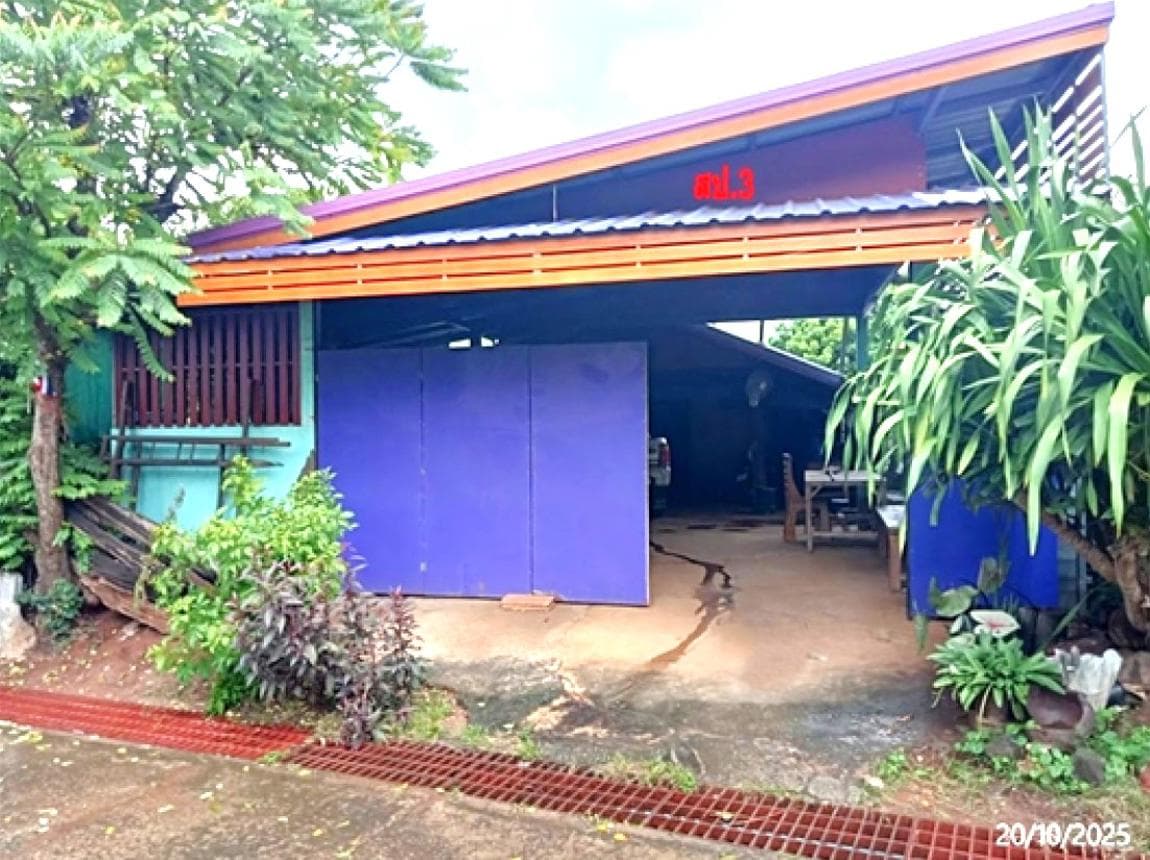 บ้านเดี่ยว เฉลียง ครบุรี นครราชสีมา 1 ห้องนอน 1 ห้องน้ำ บนที่ดินกว้าง 65 ตร.ว. บรรยากาศเงียบสงบ ราคาถูกที่สุด