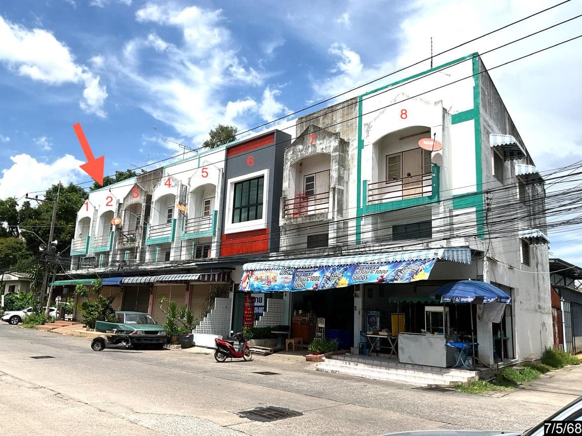 ขายอาคารพาณิชย์ 3 ชั้น ทำเลทองย่านเศรษฐกิจ ในเมืองนครราชสีมา พื้นที่ใช้สอย 288 ตร.ม. เหมาะทำธุรกิจและโฮมออฟฟิศ