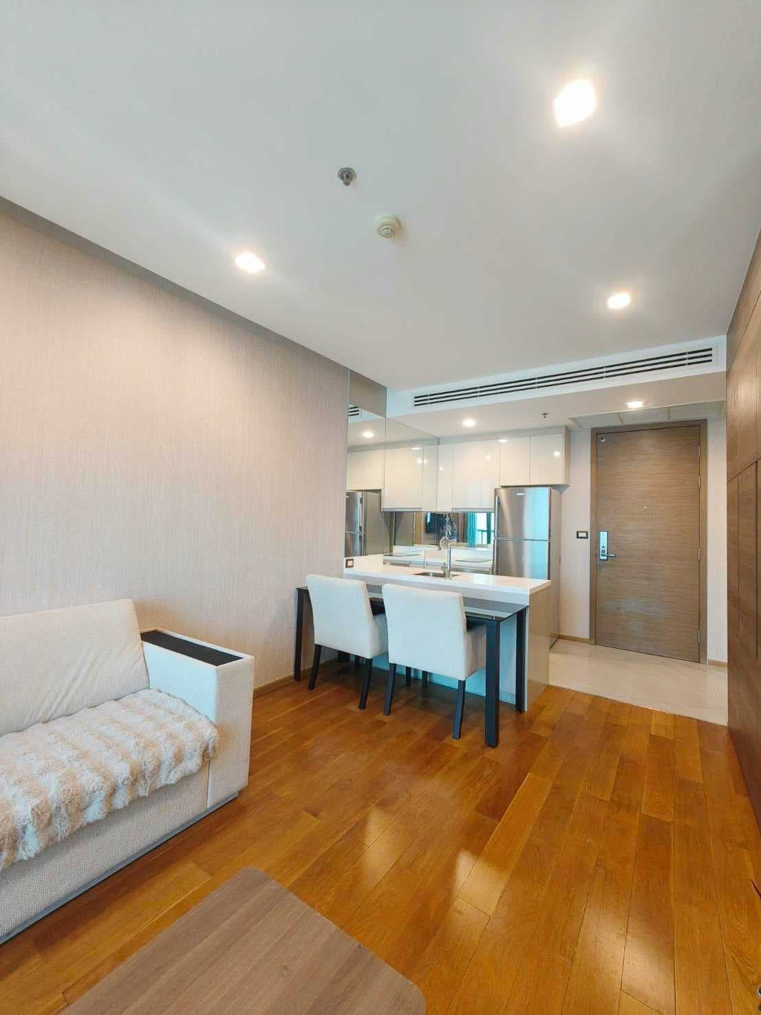 ขาย คอนโด The Address Sathorn (สาทร 12)47 ตรม. 1นอน ชั้นสูง วิวสวย ไม่บล็อค
