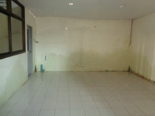 โกดัง เมืองลำพูน