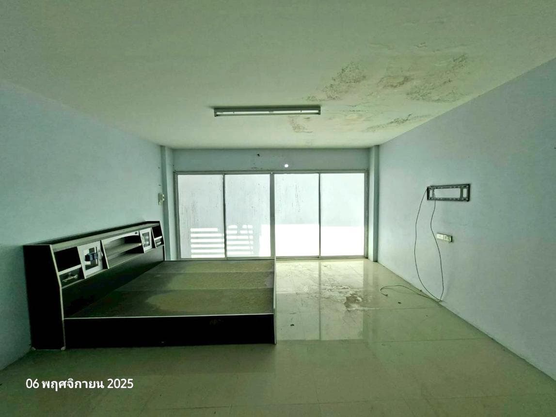 ขายอาคารพาณิชย์ บางเลน นครปฐม พื้นที่ใช้สอย 306 ตร.ม. 3 ห้องนอน ทำเลธุรกิจศักยภาพ