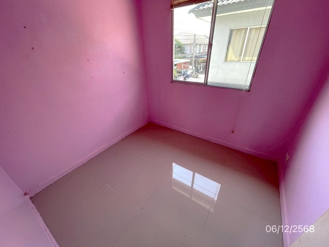 ขายทาวน์เฮ้าส์ บ้านพฤกษา 105 ฉลองกรุง-ลาดกระบัง พื้นที่ 18.8 ตร.ว. 3 ห้องนอน ทำเลดีใกล้ชลบุรี-มอเตอร์เวย์