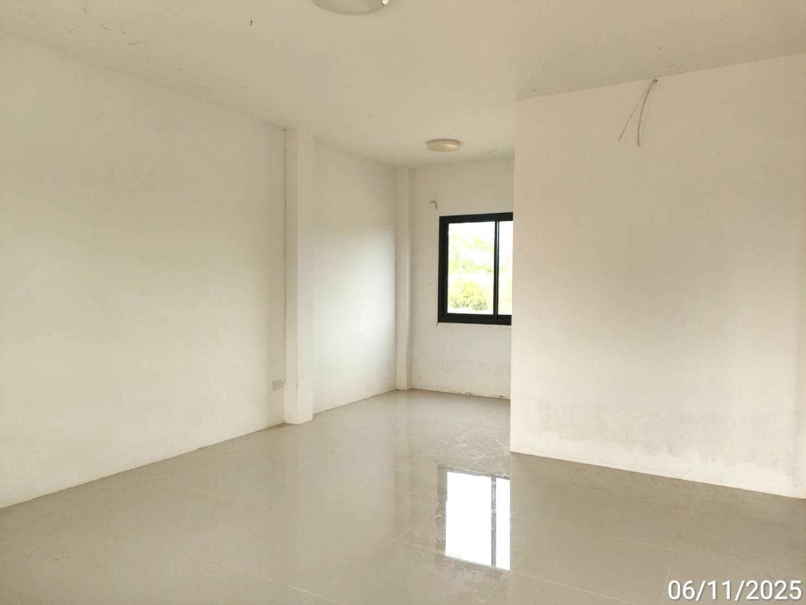 บ้านเดี่ยวหลังใหญ่ เกิ้ง เมืองมหาสารคาม 4 ห้องนอน 4 ห้องน้ำ พื้นที่ใช้สอย 252 ตร.ม. ทำเลดีราคา 7.7 ล้าน
