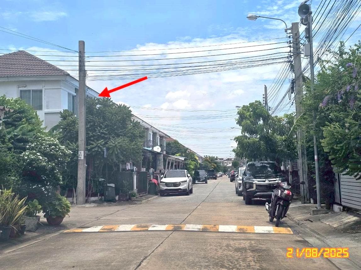 ขายทาวน์เฮ้าส์ บ้านพฤกษา 82 ในคลองบางปลากด พระสมุทรเจดีย์ สมุทรปราการ 3 ห้องนอน พื้นที่ใช้สอย 108.3 ตร.ม.