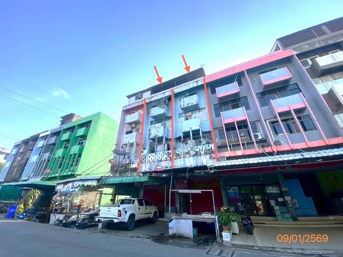 อาคารพาณิชย์ สำโรงเหนือ เมืองสมุทรปราการ สมุทรปราการ พื้นที่ 24.2 ตร.ว. พื้นที่ใช้สอย 512 ตร.ม. 17 ห้องนอน 18 ห้องน้ำ
